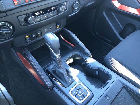 New 2026 Nissan Frontier PRO-4X w/ Pro-4x Convenience Package image 26