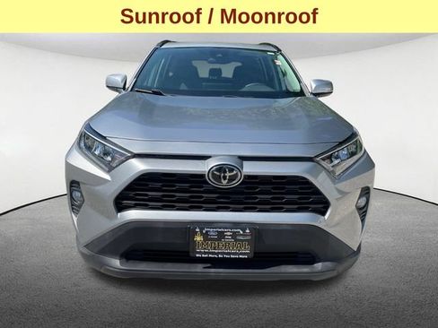 Used 2019 Toyota RAV4 XLE AWD/4WD image 4