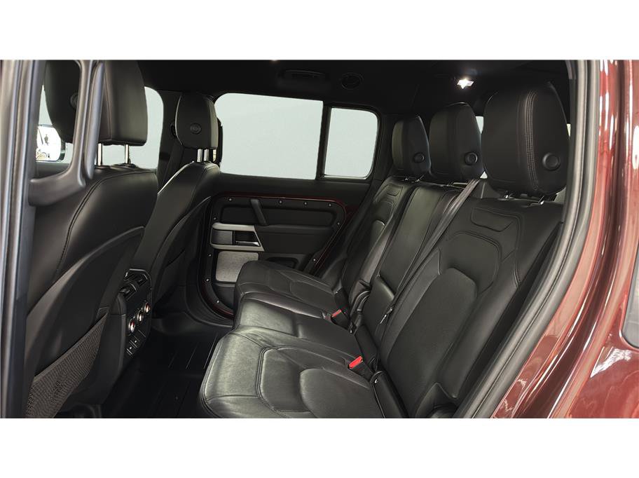 Used 2023 Land Rover Defender 130 SE AWD/4WD image 18