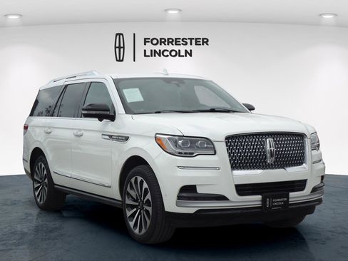 Used 2023 Lincoln Navigator Reserve image 1