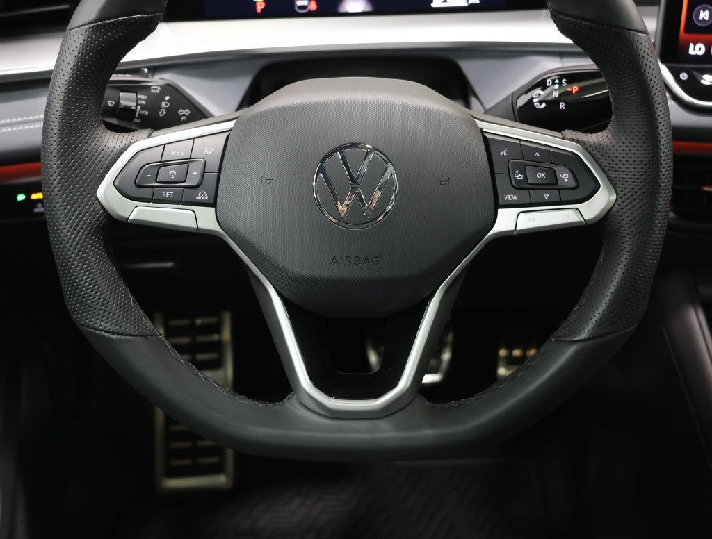 Used 2025 Volkswagen Tiguan SE R-Line AWD/4WD image 17