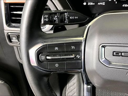 Used 2025 GMC Yukon Denali AWD/4WD image 14