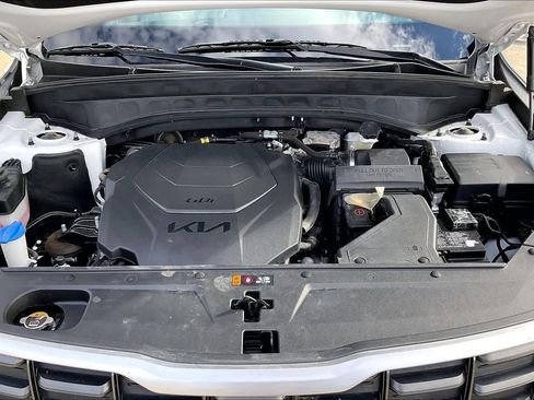 Used 2024 Kia Telluride S w/ S Sunroof Package image 8