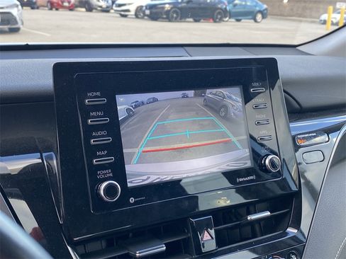 Certified 2022 Toyota Camry SE image 8