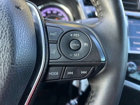 Used 2018 Toyota Camry SE FWD image 20