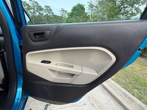 Used 2017 Ford Fiesta SE FWD image 30