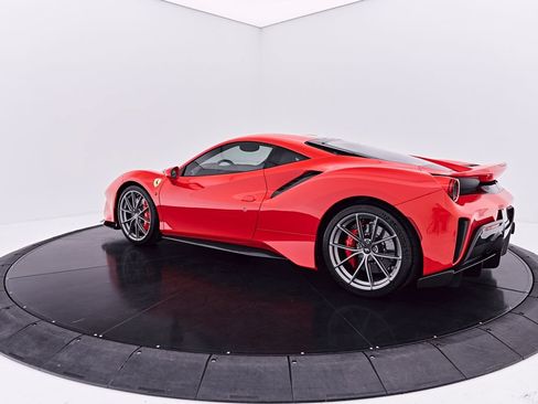 Used 2020 Ferrari 488 Pista Coupe RWD image 21