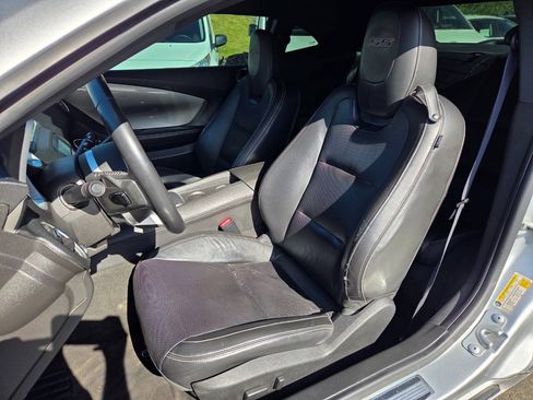 Used 2010 Chevrolet Camaro SS RWD image 14
