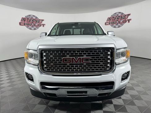 Used 2018 GMC Canyon Denali image 2