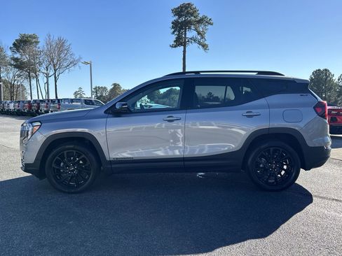 Used 2024 GMC Terrain SLT w/ Elevation Edition image 7