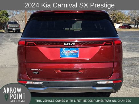 Used 2024 Kia Carnival SX Prestige image 10
