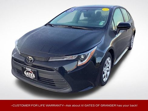 Used 2025 Toyota Corolla LE FWD image 5