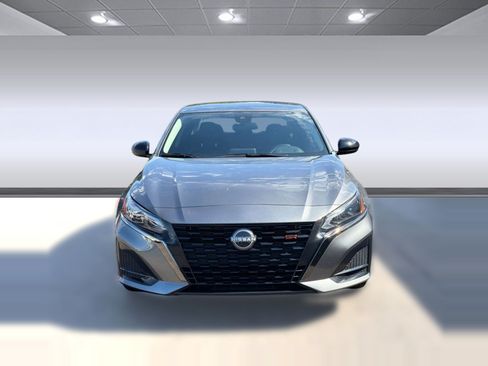 Used 2025 Nissan Altima 2.5 SR AWD/4WD image 6