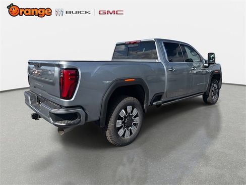 New 2026 GMC Sierra 2500 Denali w/ Denali Reserve Package image 3