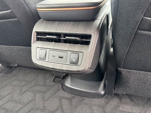Used 2023 Nissan Ariya FWD image 18