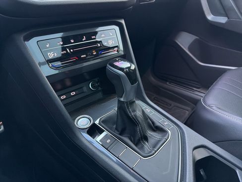 Used 2022 Volkswagen Tiguan SE R-Line image 15