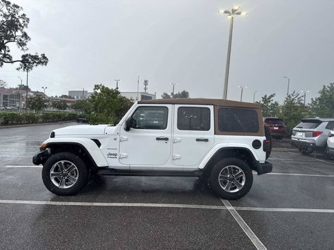 Used 2021 Jeep Wrangler Unlimited Sahara w/ Safety Group AWD/4WD image 2