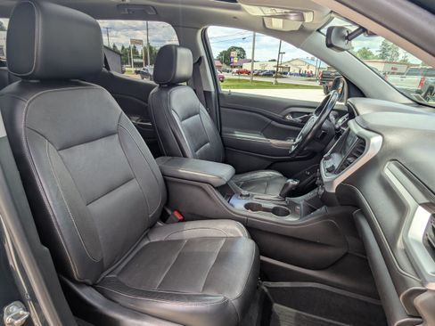 Certified 2019 GMC Acadia SLT AWD/4WD image 13