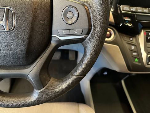 Used 2022 Honda Odyssey EX image 11