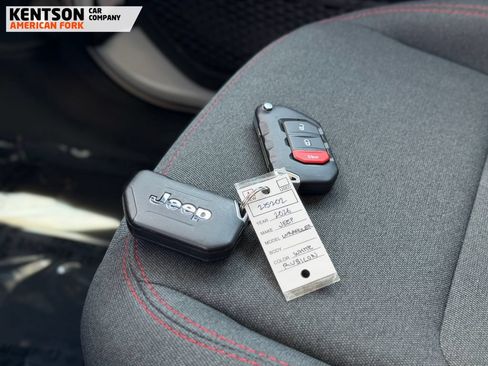 Used 2026 Jeep Wrangler Unlimited Rubicon AWD/4WD image 33