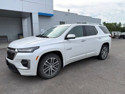 Used 2023 Chevrolet Traverse High Country w/ LPO, Floor Liner Package AWD/4WD image 1