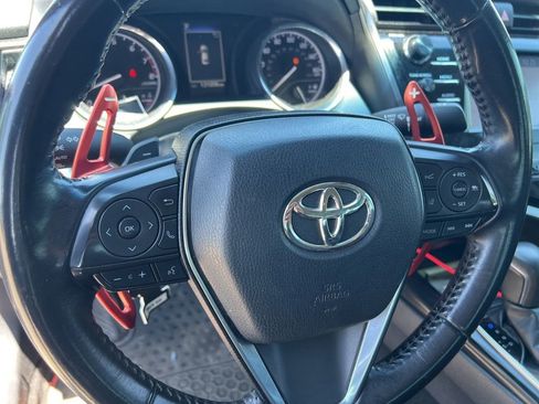 Used 2019 Toyota Camry SE w/ Carpet Mat Package FWD image 18