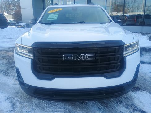 Used 2023 GMC Acadia SLT w/ Elevation Edition image 2
