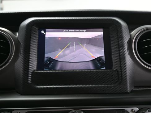 Used 2021 Jeep Gladiator Sport image 17