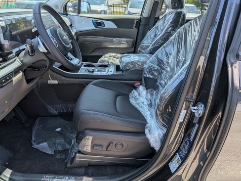 New 2026 Kia Carnival LXS FWD image 14