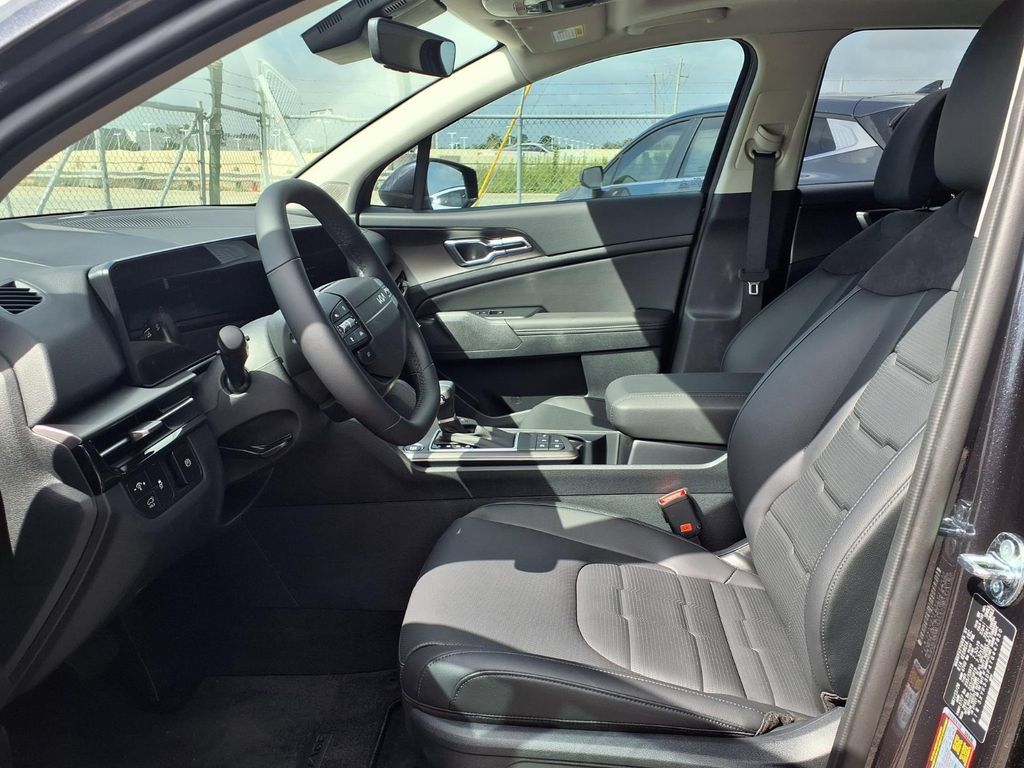 New 2026 Kia Sportage SX FWD image 12