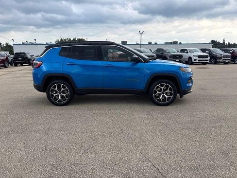 Used 2025 Jeep Compass Limited AWD/4WD image 6