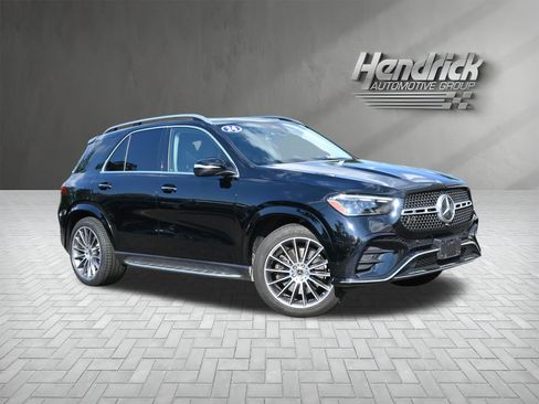 Used 2024 Mercedes-Benz GLE 350 4MATIC w/ AMG Line Exterior image 2