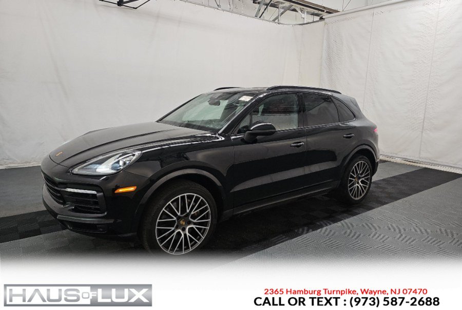 Used 2023 Porsche Cayenne AWD/4WD image 3