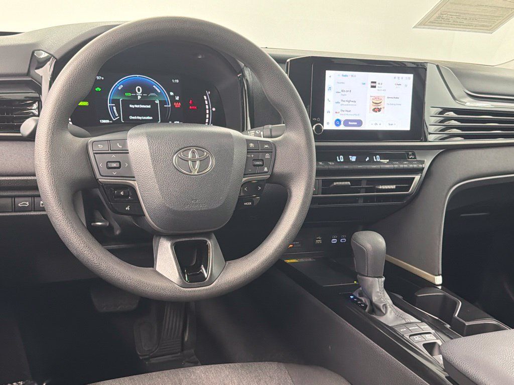 Used 2026 Toyota Camry LE FWD image 35