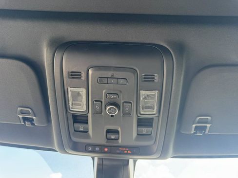 Used 2021 GMC Yukon AT4 AWD/4WD image 25