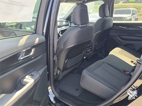 New 2025 Jeep Grand Cherokee Laredo X w/ Luxury Tech Group I image 5