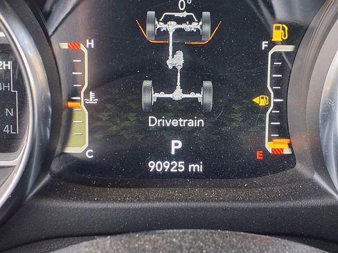 Used 2023 Jeep Gladiator Overland AWD/4WD image 34