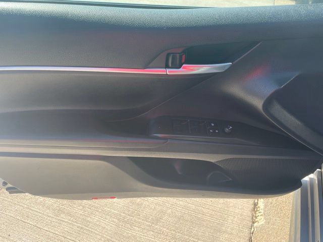 Used 2023 Toyota Camry SE FWD image 10