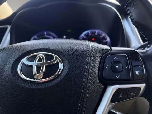 Used 2019 Toyota Highlander Limited Platinum AWD/4WD image 22