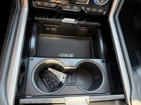 Used 2023 GMC Yukon XL Denali image 35