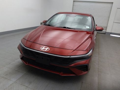 Used 2024 Hyundai Elantra SEL FWD image 15