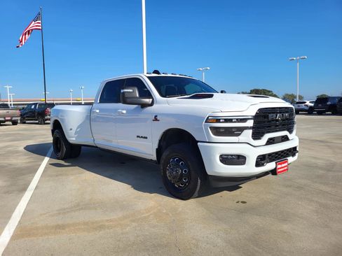 Used 2025 RAM 3500 Laramie image 7
