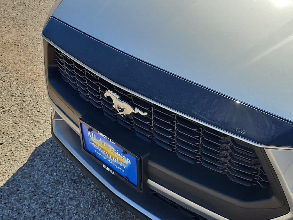 Used 2025 Ford Mustang Coupe RWD image 13