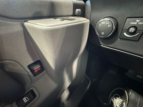 Used 2025 Chevrolet Express 3500 Extended w/ Driver Convenience Package RWD image 9