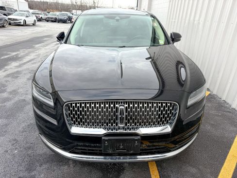 Used 2023 Lincoln Nautilus AWD w/ Premium Package image 2
