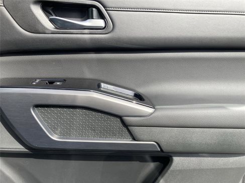 New 2026 Nissan Pathfinder SL FWD image 35