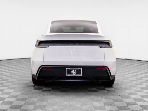 Used 2026 Tesla Model Y Long Range image 5