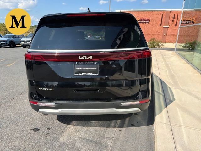 Certified 2024 Kia Carnival LX FWD image 12