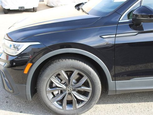 Used 2022 Volkswagen Tiguan SE FWD image 7