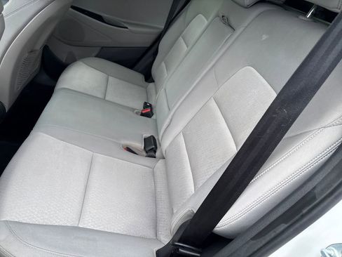 Used 2017 Hyundai Tucson SE AWD/4WD image 10